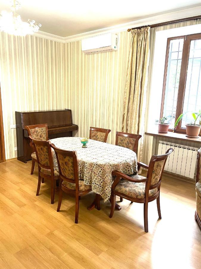 Apartment In The Center Of Yerevan Exterior photo