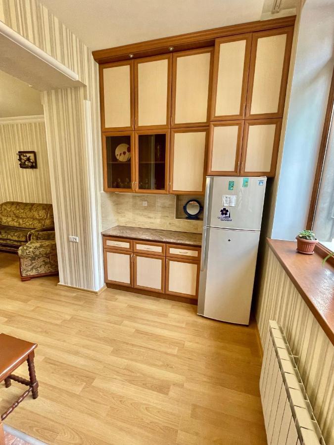 Apartment In The Center Of Yerevan Exterior photo